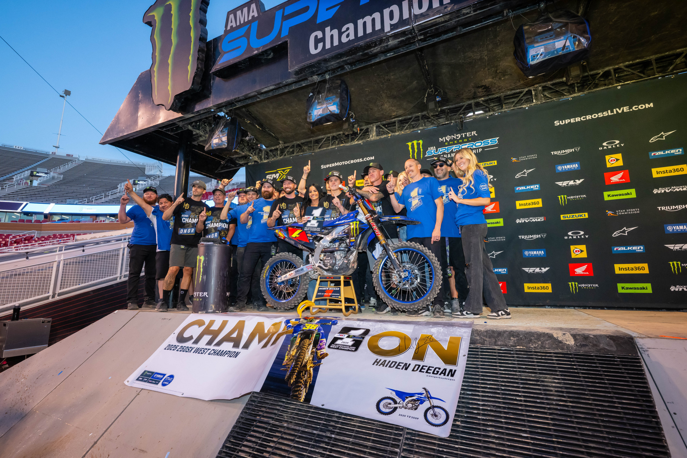 2025 250SX West Division Champion Haiden Deegan and the Monster Energy Yamaha Star Racing crew.